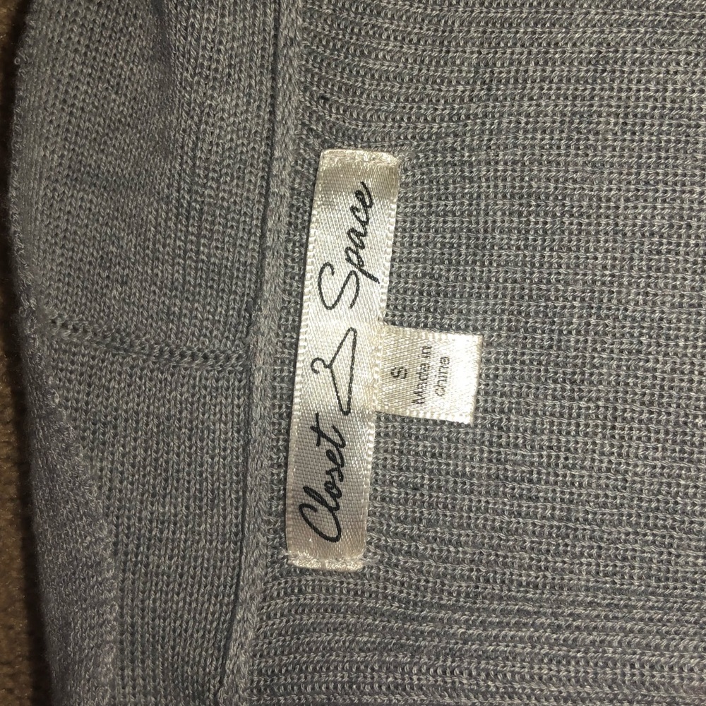 Gray Sweater- NWOT - Picture 4 of 4